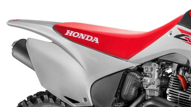 CRF 230F - Assento esportivo