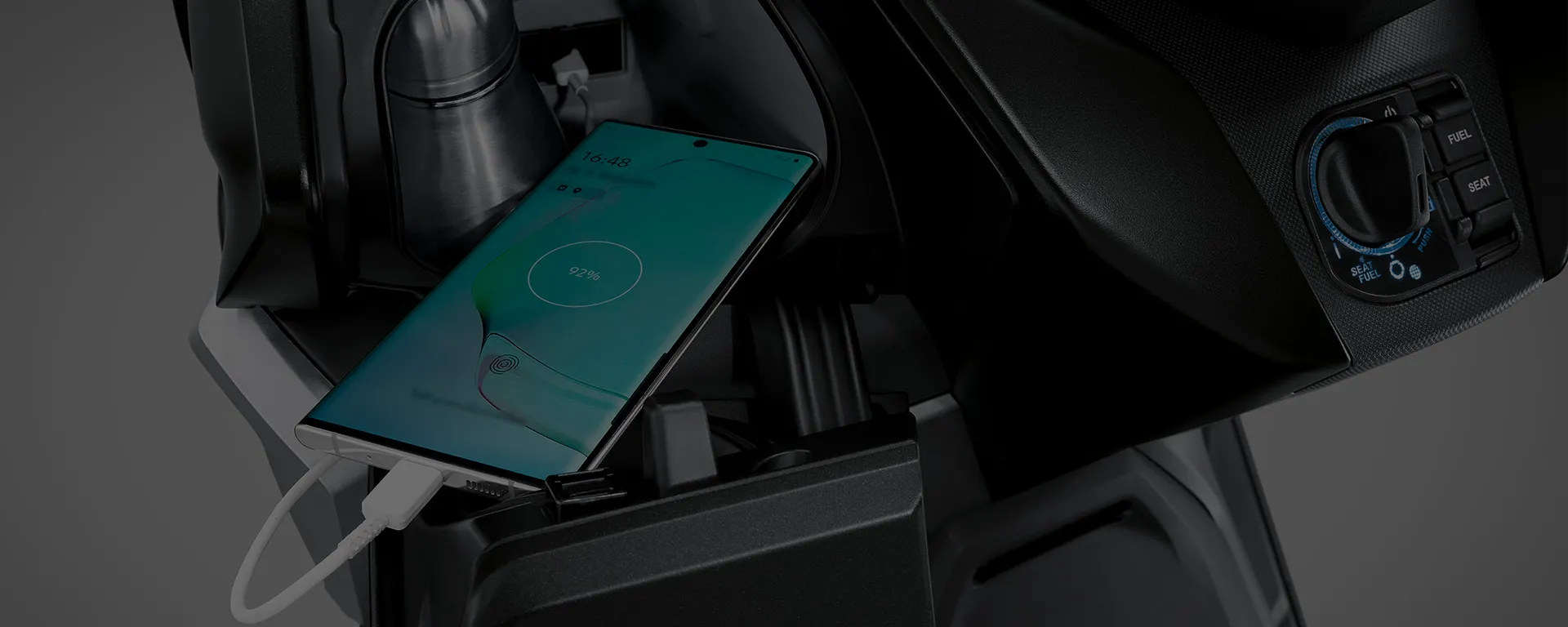 Forza 350 - CARREGADOR USB - C