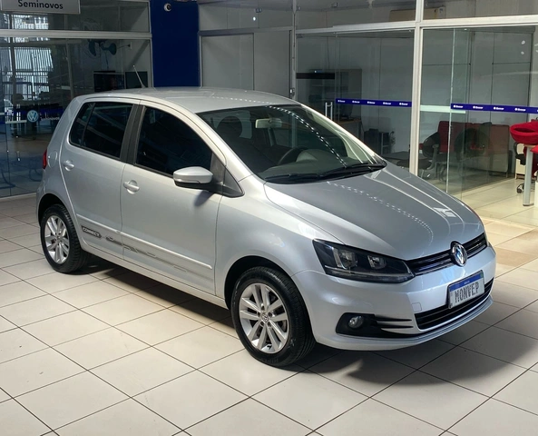 Volkswagen Fox Connect 2020}