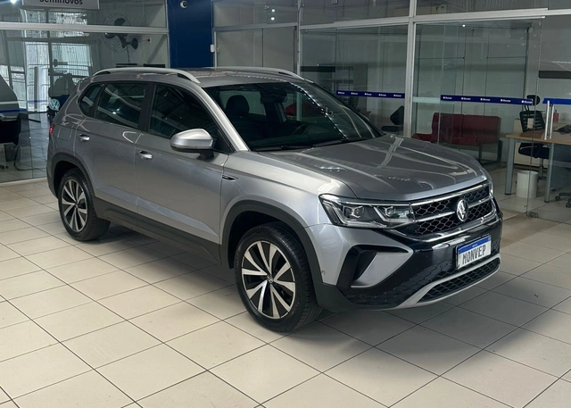 Volkswagen Taos Highline 250 TSI 2023}
