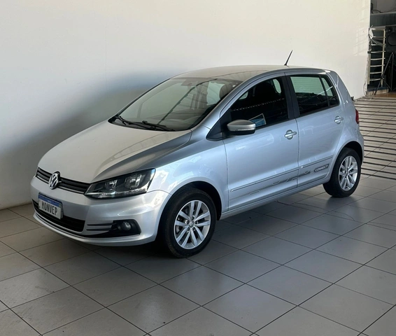 Volkswagen Fox Connect 2020}
