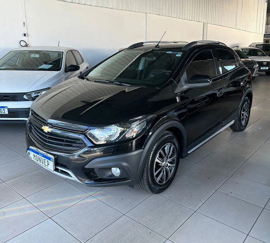 Chevrolet Onix Activ 1.4 MPFI (Aut) 2018}