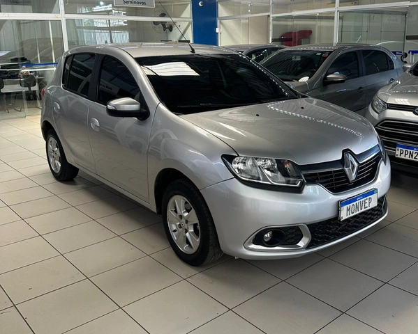 Renault Sandero Dynamique 1.6 2015}
