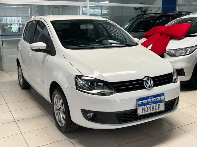 Volkswagen Fox 1.6 8V (Flex) 2014}