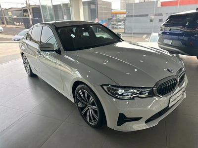 BMW 320i M Sport 2.0 GP Turbo (Aut) 2022}