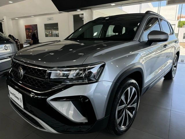 Volkswagen Taos Comfortline 250 TSI 2023}