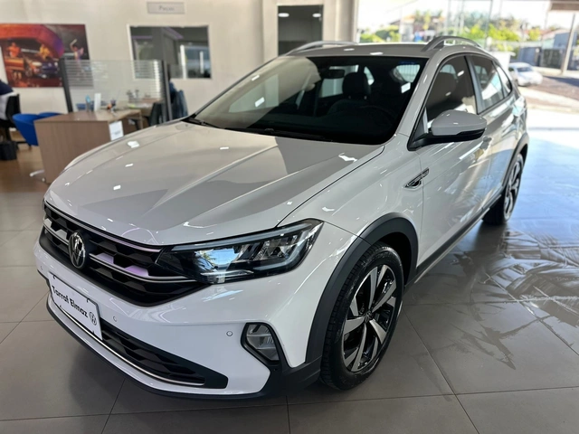 Volkswagen Nivus Highline 200 TSI 2023}