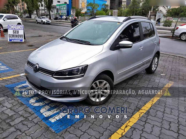 Volkswagen Fox Connect 2020}