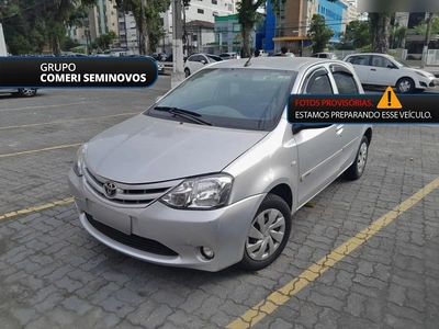 Toyota Etios Hatch Etios X 1.3 (Flex) 2017}