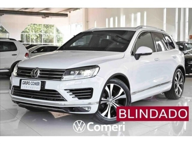 Volkswagen Touareg 4.2 V8 2017}