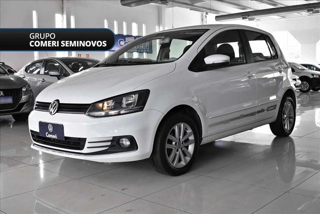 Volkswagen Fox Connect 2020}