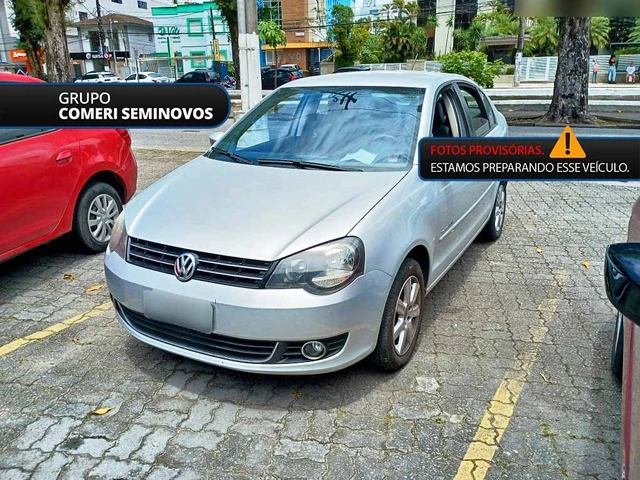 Volkswagen Polo Sedan Comfortline 1.6 8V (Flex) 2013}