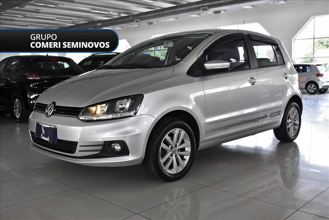 Volkswagen Fox Connect 2020}