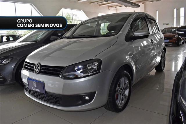 Volkswagen Fox 1.0 MI 8V FLEX 4P MANUAL 2014}