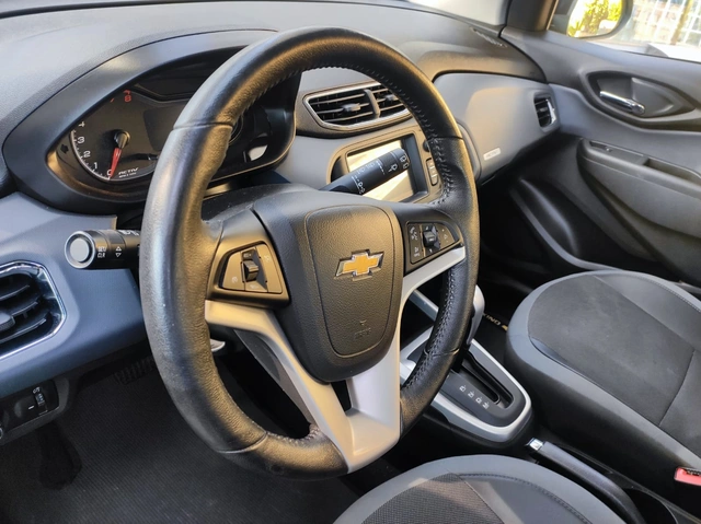 Chevrolet Onix Activ 1.4 MPFI (Aut) 2019}