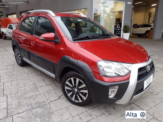 Toyota Etios Cross X 1.5 2016}