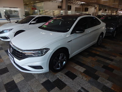 VOLKSWAGEN JETTA R-LINE 250 TSI