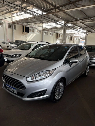 Ford Fiesta Titanium 1.6 Hatch 2015}