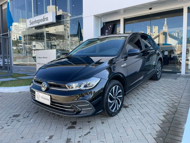 Volkswagen Polo Highline 2023}