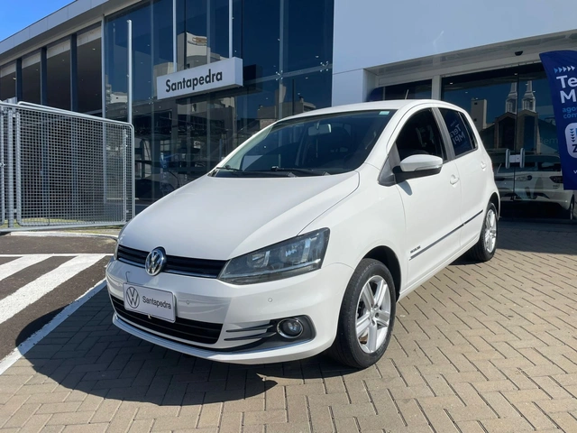 Volkswagen Fox Highline 1.6 MSI 2016}